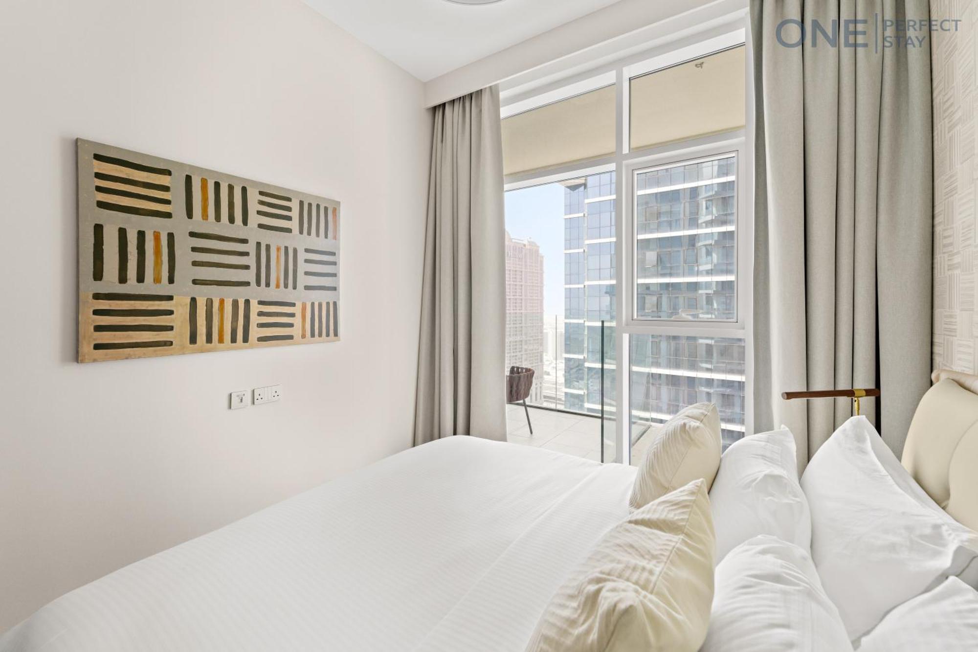 Stylish 2br In Business Bay Canal View Pool & Gym Apartment Dubai